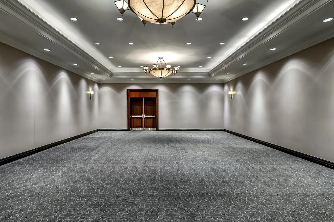 Sheraton Toronto Airport Hotel & Conference Centre 4*,  Kanada