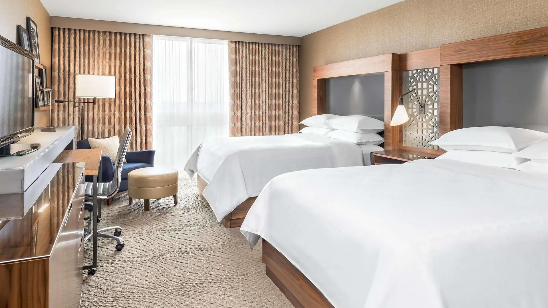 Sheraton Toronto Airport Hotel & Conference Centre 4*,  Kanada