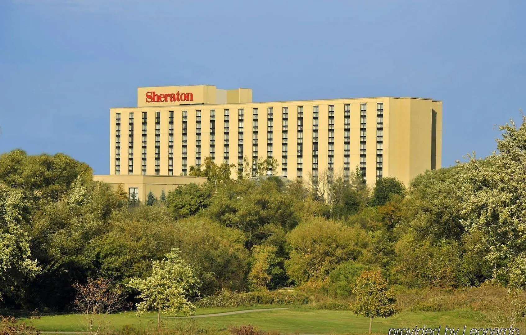 Sheraton Toronto Airport Hotel & Conference Centre 4*,